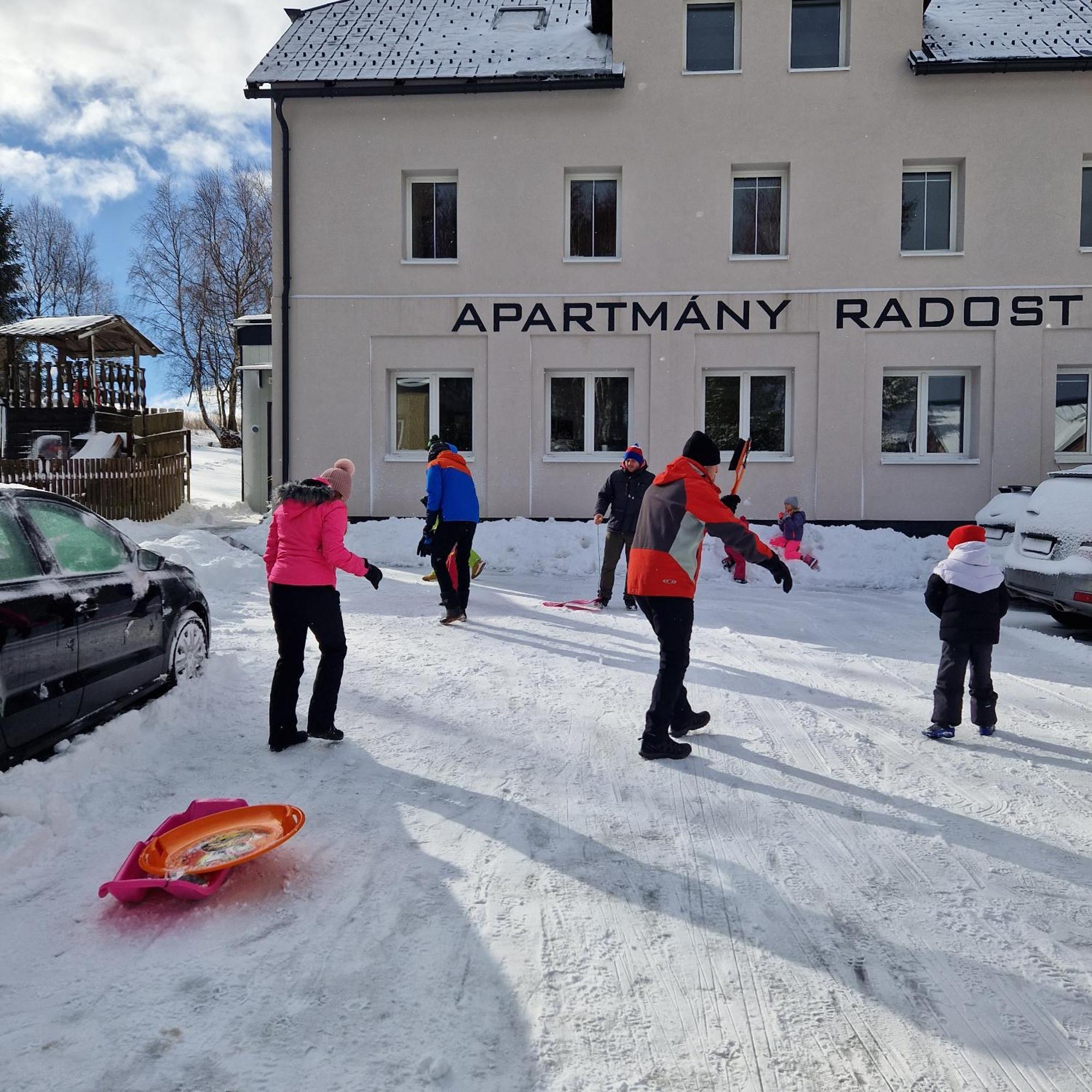 Apartmany Radost Kovarska Luaran gambar